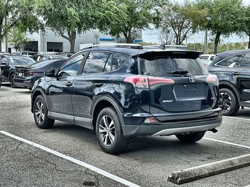 Used 2018 Toyota RAV4 XLE image 6