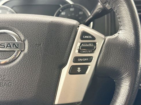 Used 2022 Nissan Titan SV w/ SV Convenience Package RWD image 18
