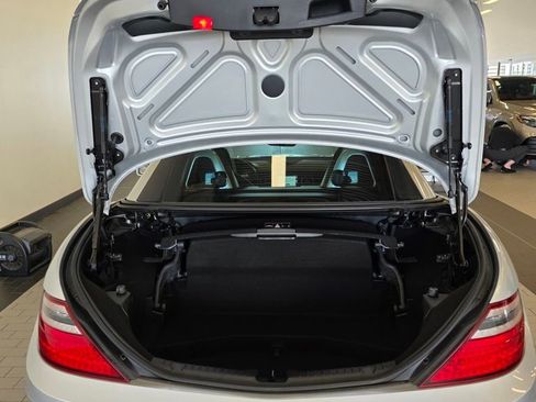 Used 2015 Mercedes-Benz SLK 350 image 16