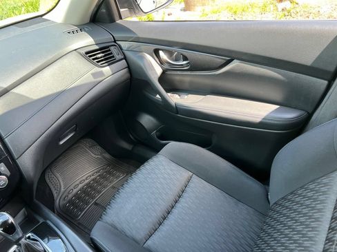 Used 2017 Nissan Rogue SV FWD image 26