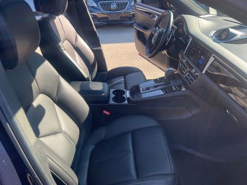 Used 2022 Porsche Macan image 21