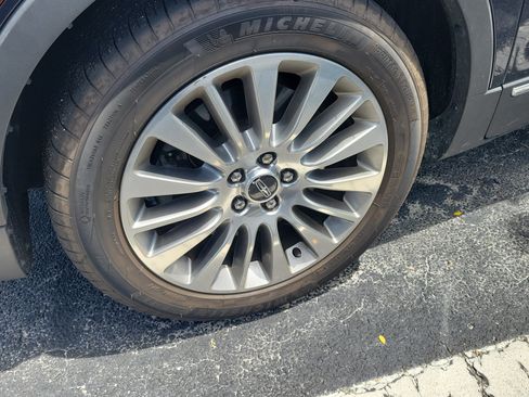 Used 2015 Lincoln MKC AWD w/ Equipment Group 102A Reserve image 5