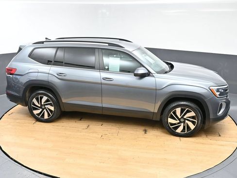 Used 2025 Volkswagen Atlas SE FWD image 50