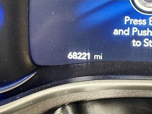 Used 2023 Chrysler Pacifica Touring-L FWD image 14
