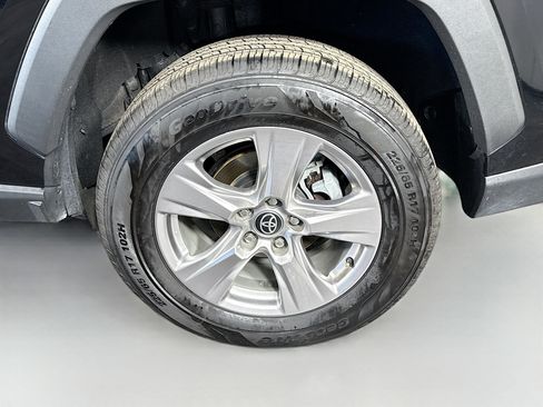 Used 2022 Toyota RAV4 XLE w/ Convenience Package image 37