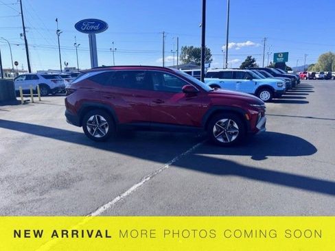 Used 2025 Hyundai Tucson SEL FWD image 2