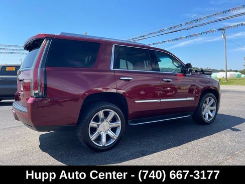 Used 2017 Cadillac Escalade Luxury AWD/4WD image 4