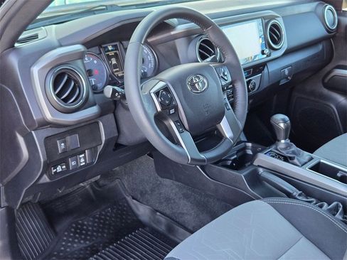 Used 2021 Toyota Tacoma TRD Off-Road image 10