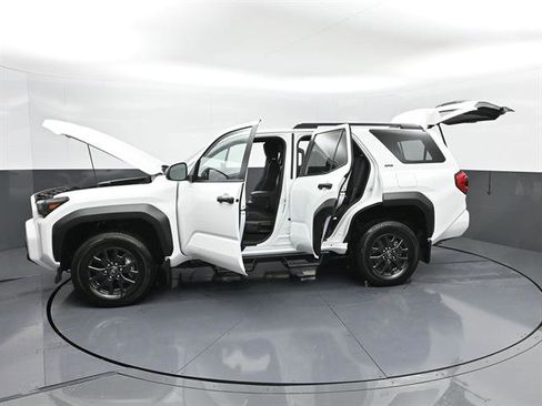 Used 2025 Toyota 4Runner SR5 AWD/4WD image 48