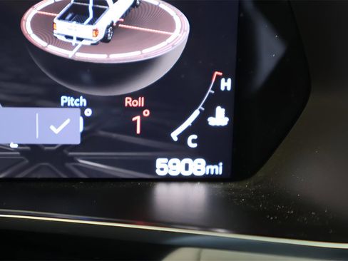 Used 2024 GMC Canyon AT4X image 25