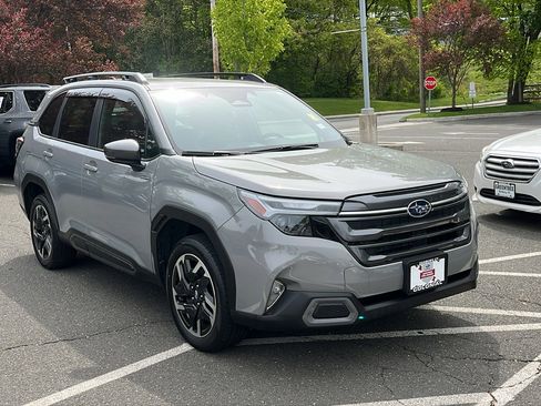 Certified 2025 Subaru Forester Limited AWD/4WD image 3