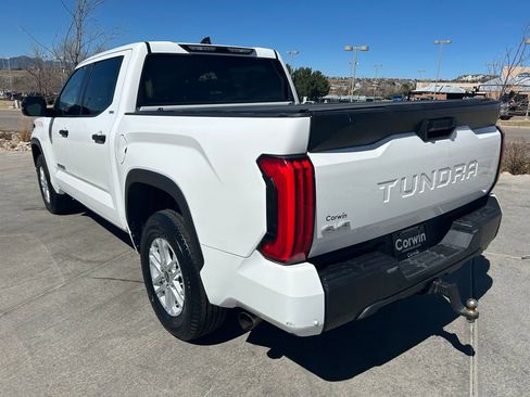Used 2022 Toyota Tundra SR5 w/ SR5 Convenience Package AWD/4WD image 5