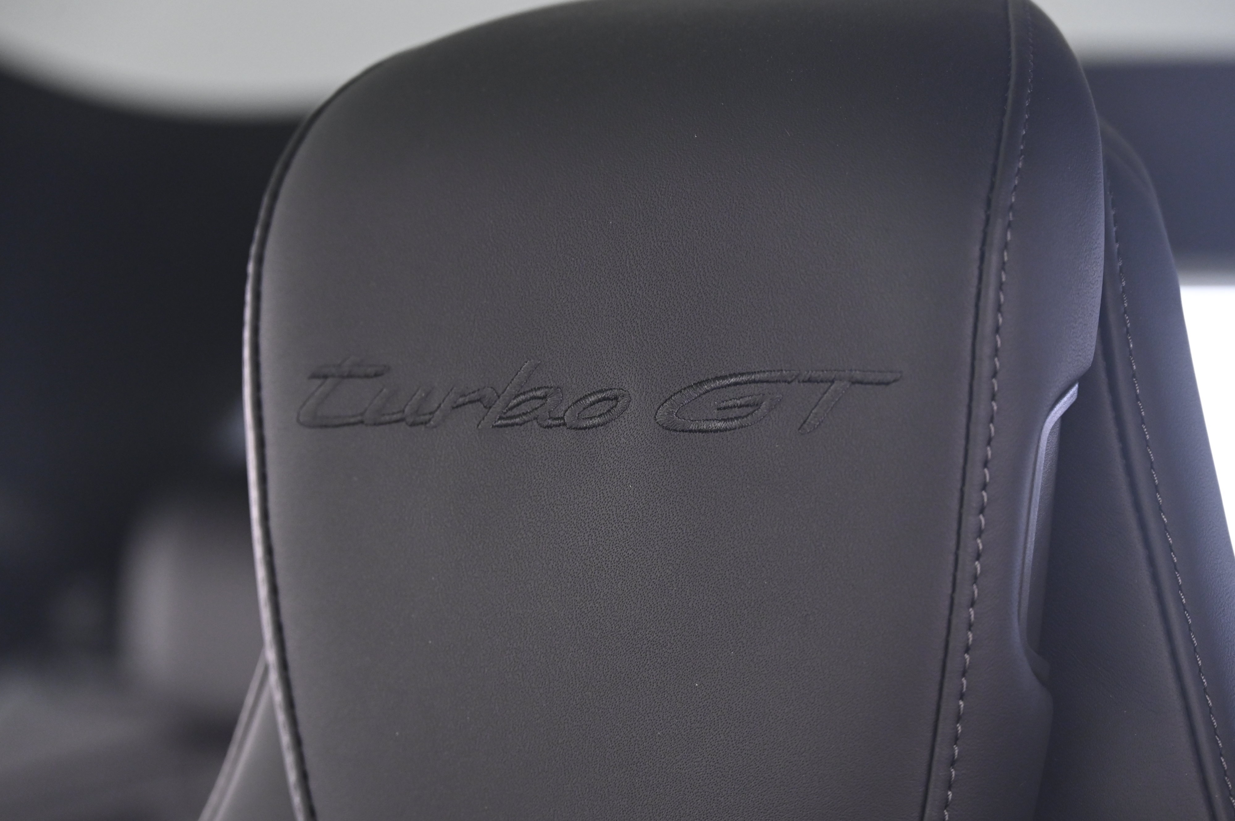 Certified 2025 Porsche Taycan Turbo GT AWD/4WD image 33