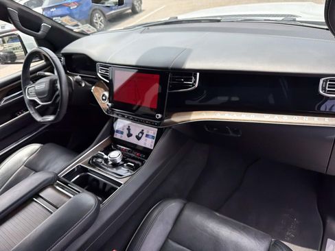 Used 2022 Jeep Grand Wagoneer Series II w/ Convenience Group III AWD/4WD image 13