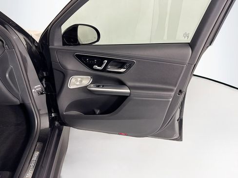 Certified 2025 Mercedes-Benz GLC 300 image 26