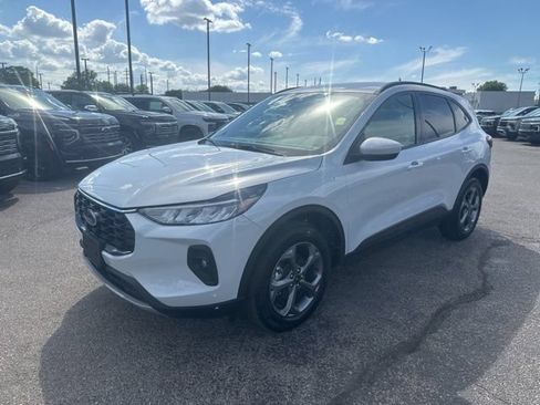 Certified 2025 Ford Escape ST-Line Select AWD/4WD image 7