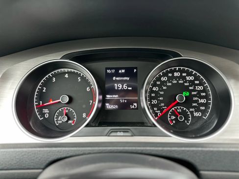 Used 2017 Volkswagen Golf S image 29