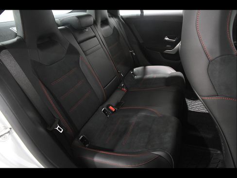 Used 2023 Mercedes-Benz CLA 250 4MATIC image 17