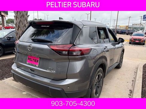 Used 2024 Nissan Rogue SV w/ SV Premium Package image 14
