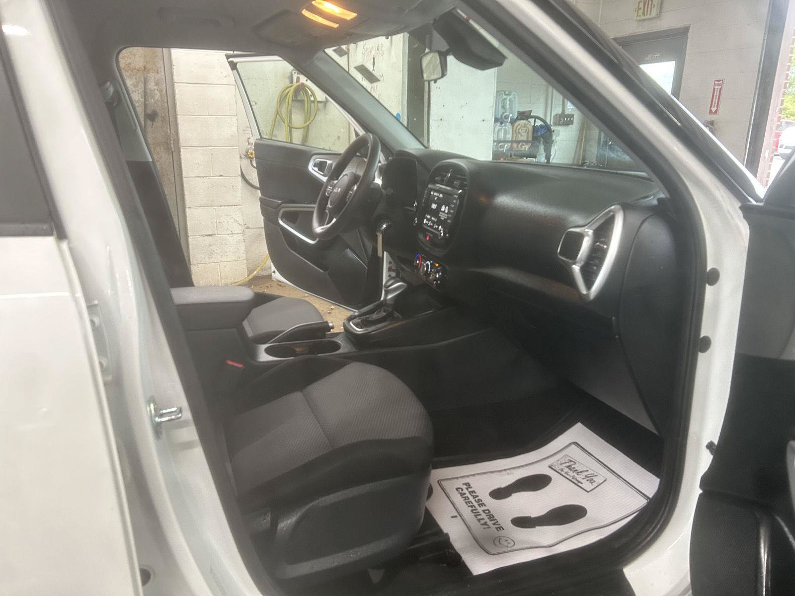 Used 2024 Kia Soul LX w/ Option Group 015 FWD image 23