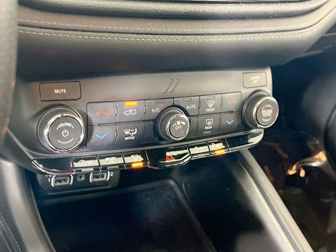 Used 2022 Dodge Durango SXT w/ Blacktop Package image 15