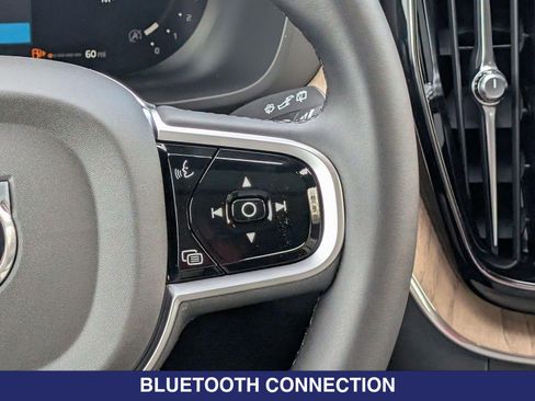 New 2026 Volvo XC60 B5 Plus w/ Protection Package Premier AWD/4WD image 18