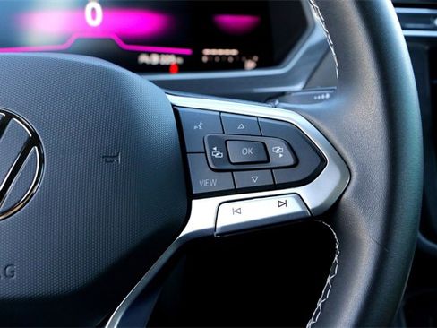 Used 2023 Volkswagen Tiguan SE R-Line image 13