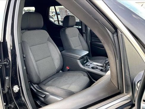 Used 2023 Chevrolet Traverse LT AWD/4WD image 11