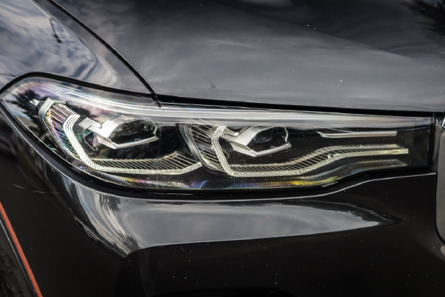 Used 2020 BMW X7 xDrive40i w/ Cold Weather Package AWD/4WD image 11