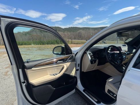 Used 2021 BMW X3 xDrive30i w/ Convenience Package image 12