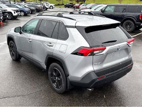 Used 2020 Toyota RAV4 XLE w/ Convenience Package AWD/4WD image 8
