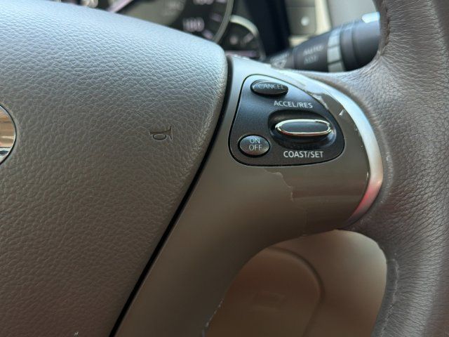 Used 2011 INFINITI M37 w/ Premium Pkg RWD image 26
