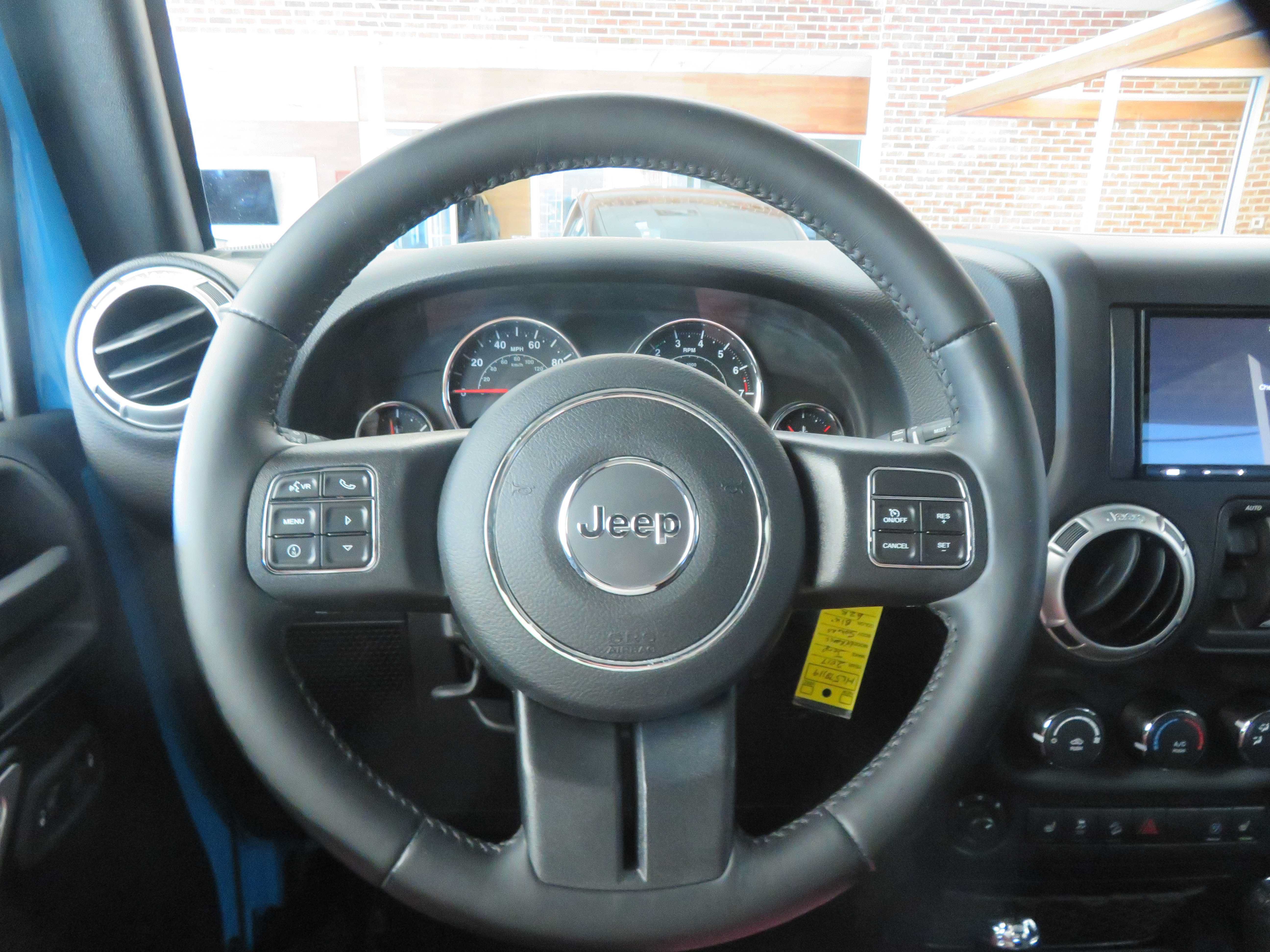 Used 2017 Jeep Wrangler Unlimited Sahara w/ Dual Top Group AWD/4WD image 29