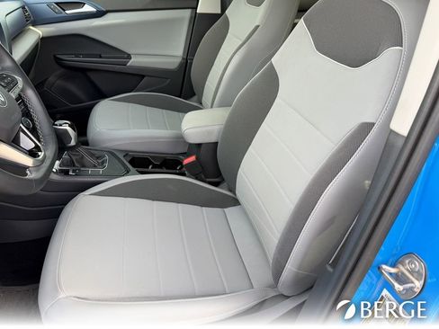 Used 2023 Volkswagen Taos SE w/ Panoramic Sunroof Package image 23