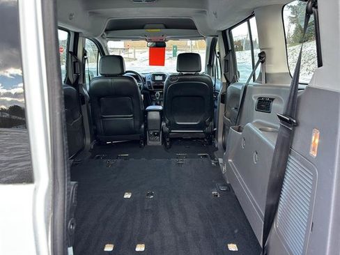 Used 2022 Ford Transit Connect XL image 17