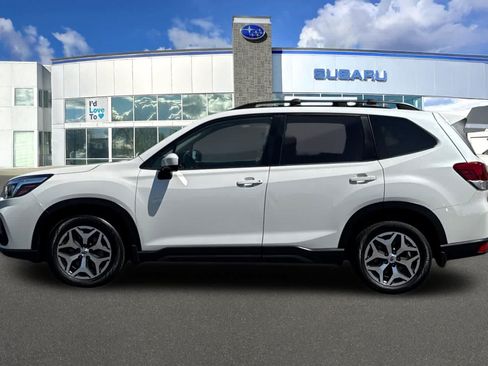 Used 2020 Subaru Forester Premium AWD/4WD image 9
