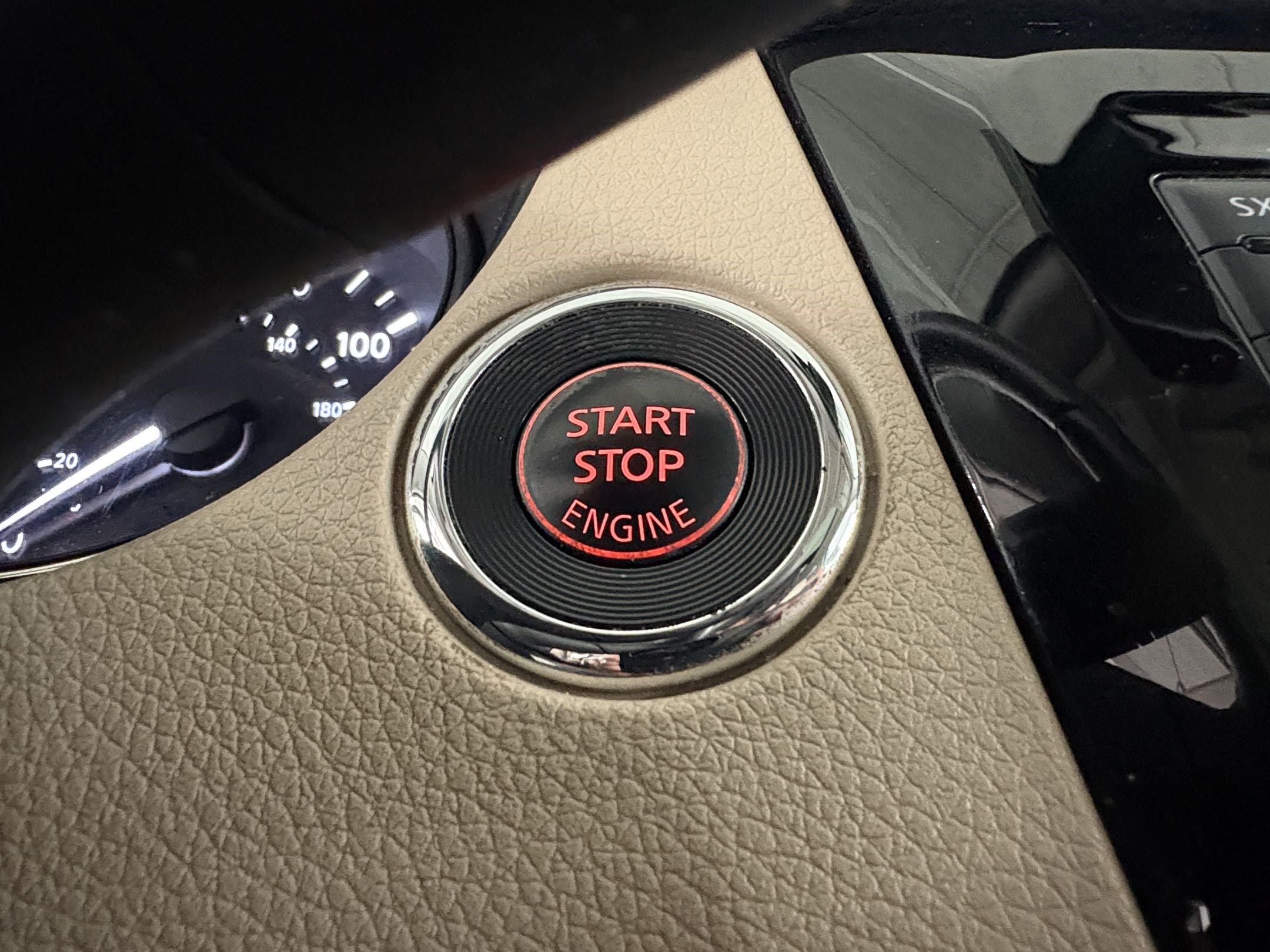 Used 2017 Nissan Rogue SL w/ SL Premium Package FWD image 17