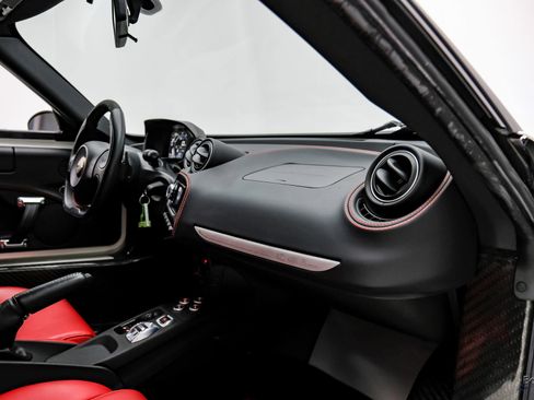 Used 2015 Alfa Romeo 4C Coupe w/ Leather Interior Group RWD image 43