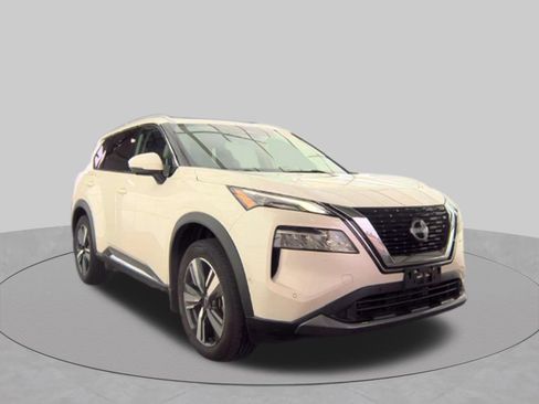 Used 2023 Nissan Rogue SL w/ SL Premium Package AWD/4WD image 3