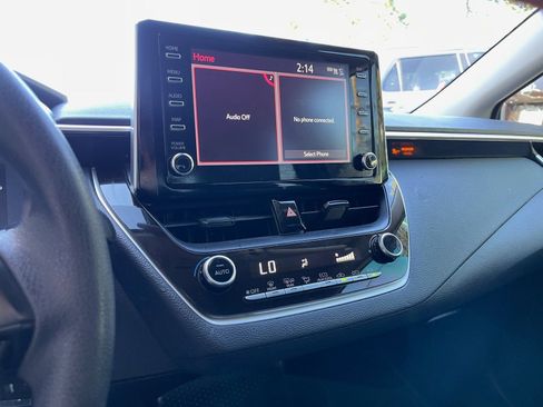 Used 2020 Toyota Corolla LE w/ Carpet Mat Package (TMS) image 26