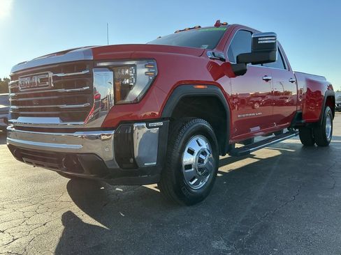 Used 2024 GMC Sierra 3500 SLT w/ SLT Convenience Package image 7