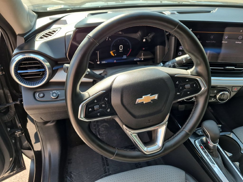 Used 2025 Chevrolet Trax LT w/ LT Convenience Package FWD image 18