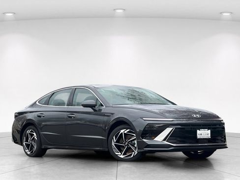 New 2026 Hyundai Sonata SEL FWD image 2