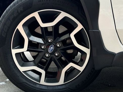 Used 2017 Subaru Crosstrek 2.0i Limited image 11