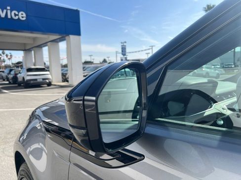 Used 2023 Land Rover Range Rover Evoque S image 34