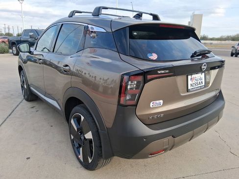 New 2026 Nissan Kicks SR w/ Cold Weather Package image 4