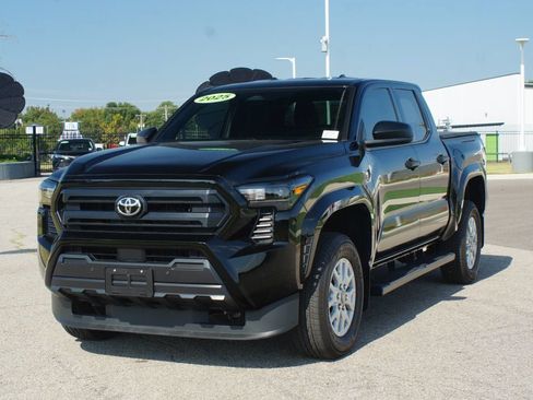Used 2025 Toyota Tacoma SR w/ SR Upgrade Package AWD/4WD image 22
