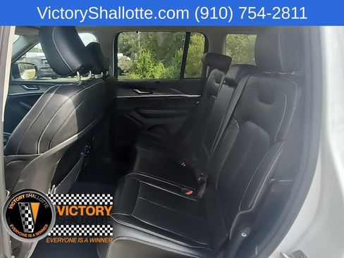Used 2023 Jeep Grand Cherokee Limited w/ Luxury Tech Group II AWD/4WD image 30