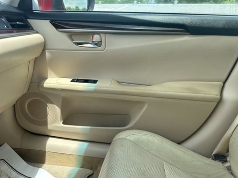 Used 2013 Lexus ES 350 w/ Luxury Pkg FWD image 28