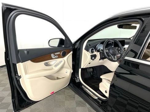 Used 2022 Mercedes-Benz GLC 300 GLC 300 image 27